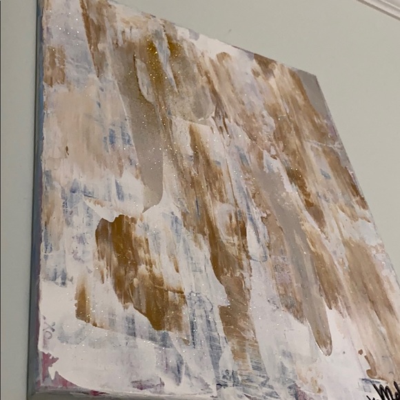 White and Gold dazzle - Picture 3 of 4